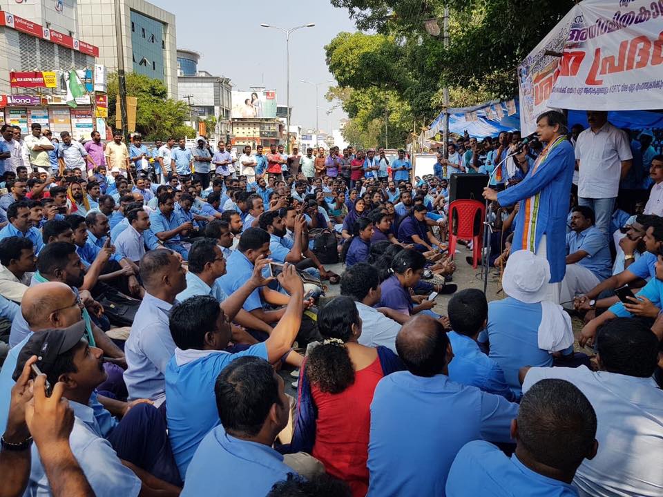 വിജയം സുനിശ്ചിതം, രാഷ്ട്രീയമേതായാലും രാഷ്ട്രം നന്നാവണം: ശശി തരൂര്‍ 4