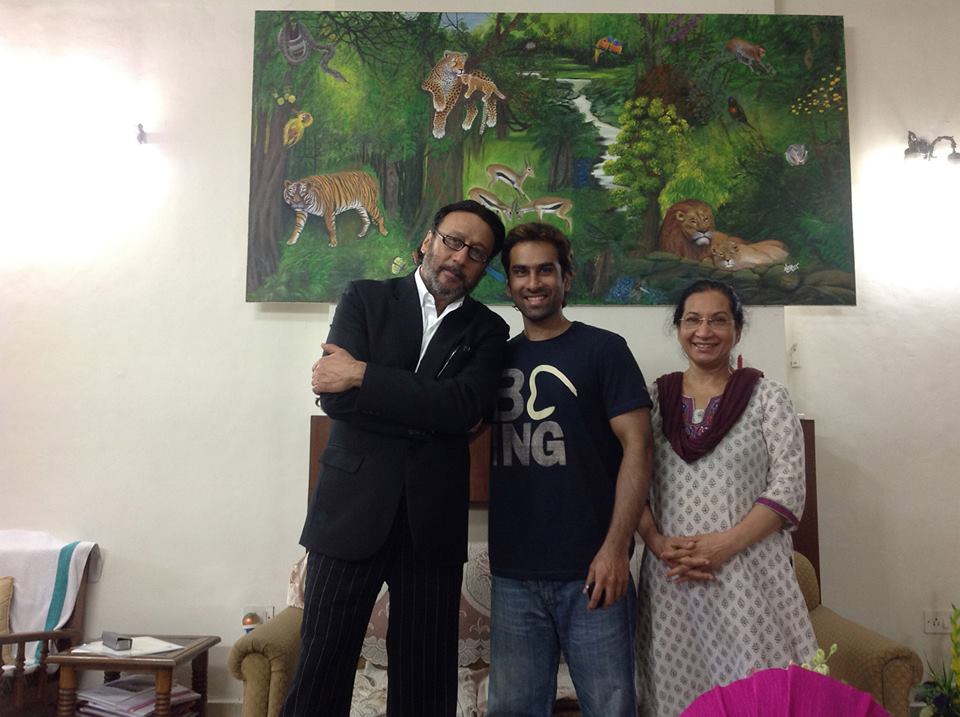 അജിത്ത് പോളും അമ്മ എലിസബത്തും ജാക്കി ഷ്രോഫിനൊപ്പം