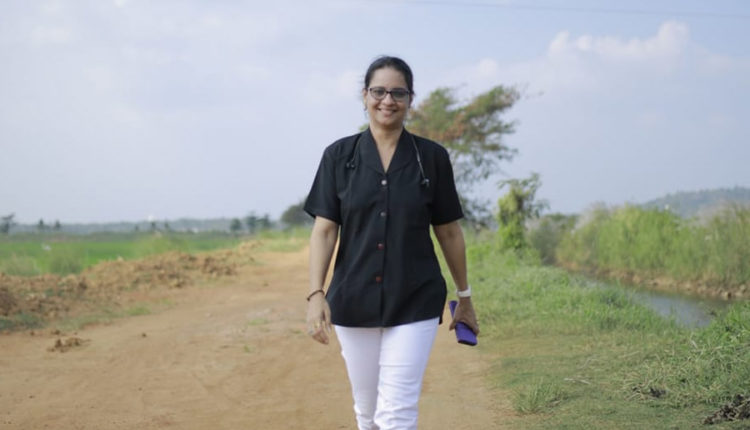 പാട്ടത്തില്‍ ധന്യാ മേനോന്‍