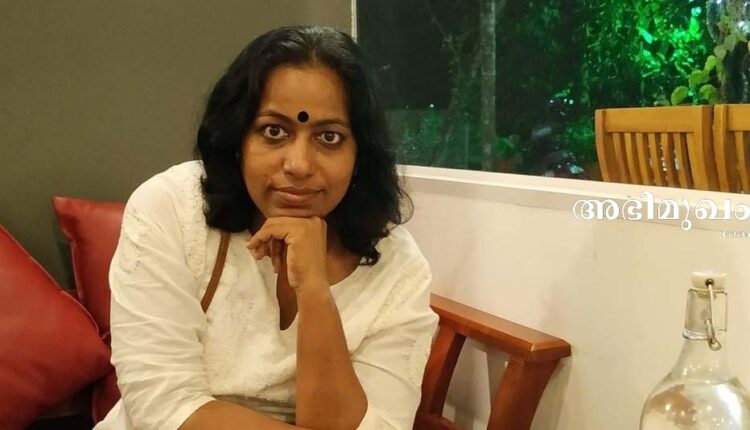 ഷാഹിന നഫീസ shahina nafeesa