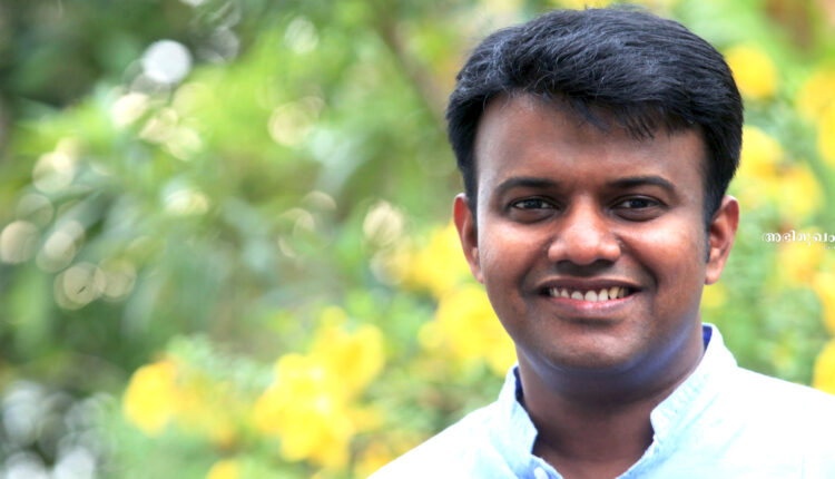 വിദേശ ഓഹരികളില് നിക്ഷേപിക്കാം, കൂടുതല് നേട്ടത്തിനും വൈവിധ്യവത്കരണത്തിനും: അലക്സ് കെ ബാബു 1 how to invest in us share market, സാമ്പത്തിക മാന്ദ്യത്തിലും ഓഹരി വിപണി കുതിക്കാന് കാരണമെന്ത്? അലക്സ് കെ ബാബു വിശദീകരിക്കുന്നു , why indian stock perform well amid economic slowdown, alex k babu, alex bau, hedge alex, headge alex babu, hedge alex babu, hedge chairman, abhimukham, interview