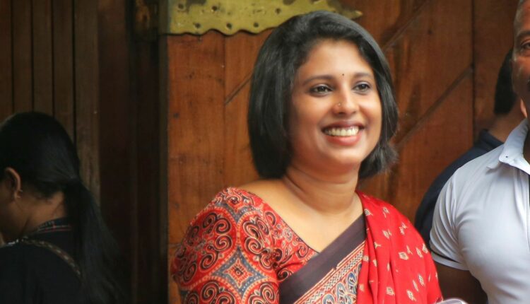 സ്വപ്നം നേടാന് അമൃത താണ്ടിയ കനല്വഴികള്, amrutha rahim mp, amrutha rahim interview, amrita rahim, amritha rahim, amrutha rahim, wife of rahim mp, wife mp rahim, wife aa rahim, wife of aa rahim, interview, abhimukham, interview of amritha, interview of amrita